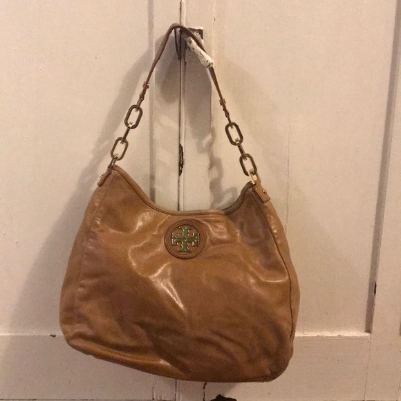 Tory Burch Handbags - Tory Burch hobo bag in luggage colored leather